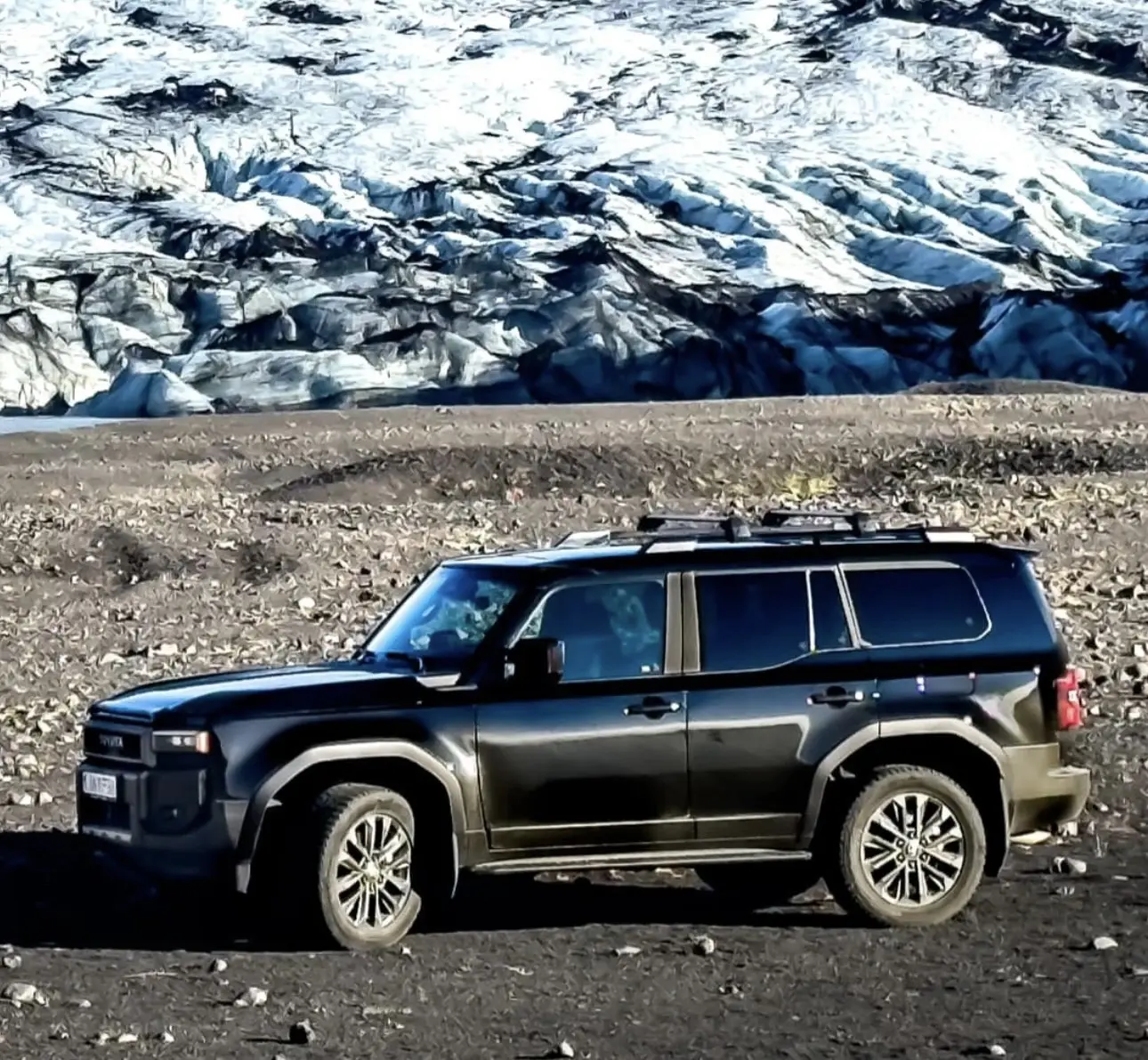 Grétar's touring vehicle