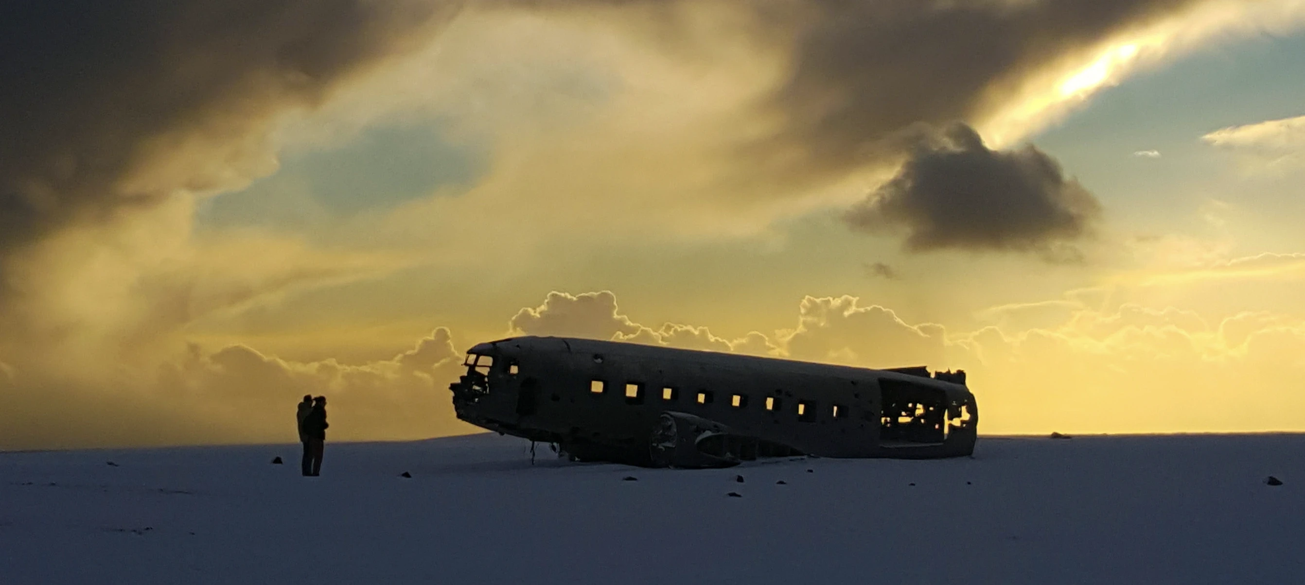 UNLIMITED - 14 Day Private Guided Tour Around Iceland